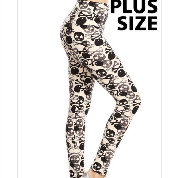 Just In‼️B&W Skulls Soft Yoga 5” Waist Leggings - Picture 2 of 5
